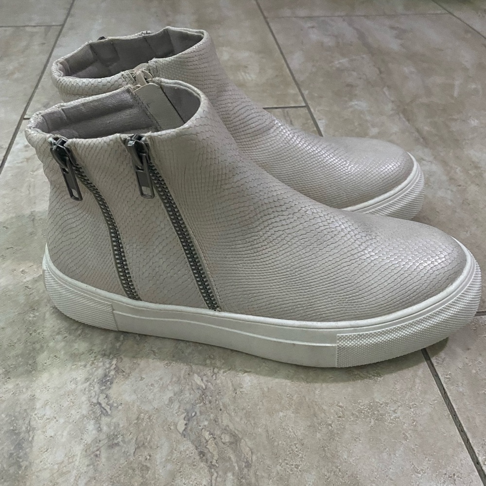 Coconuts by Matisse high top